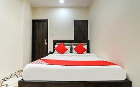 Oyo Hotel City Palace